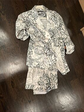 Floral Print Button-Front Blouse in Cream and Black